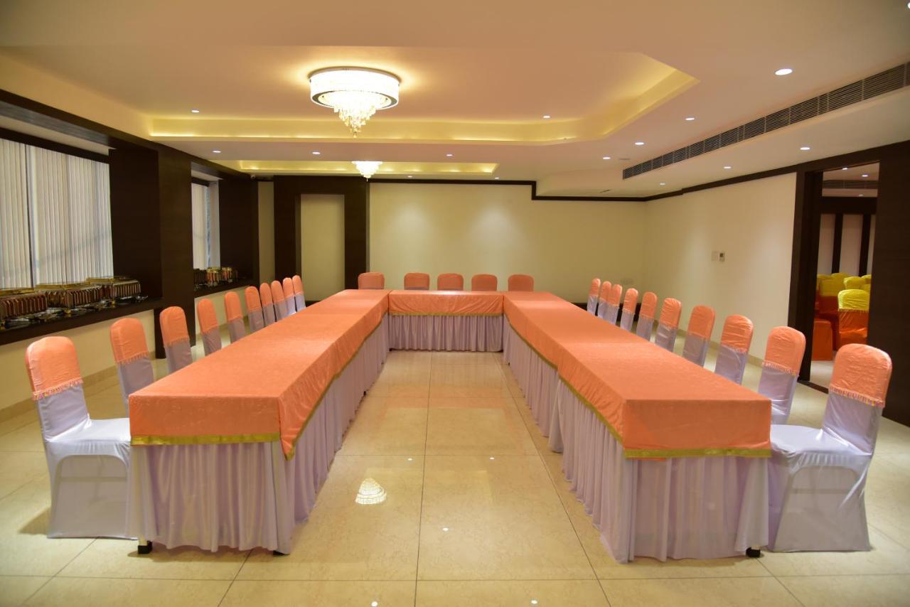 Hotel Crystal Grand Haldwāni Extérieur photo