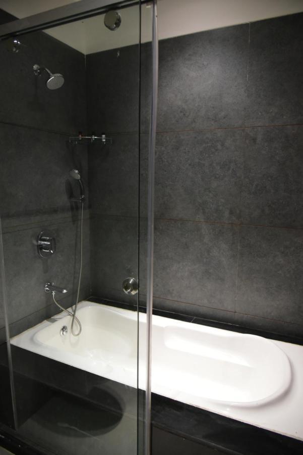 Hotel Crystal Grand Haldwāni Extérieur photo