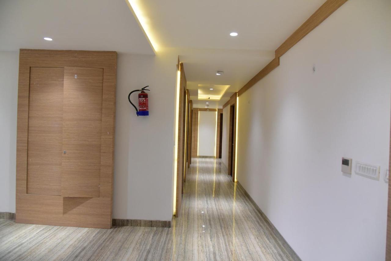 Hotel Crystal Grand Haldwāni Extérieur photo